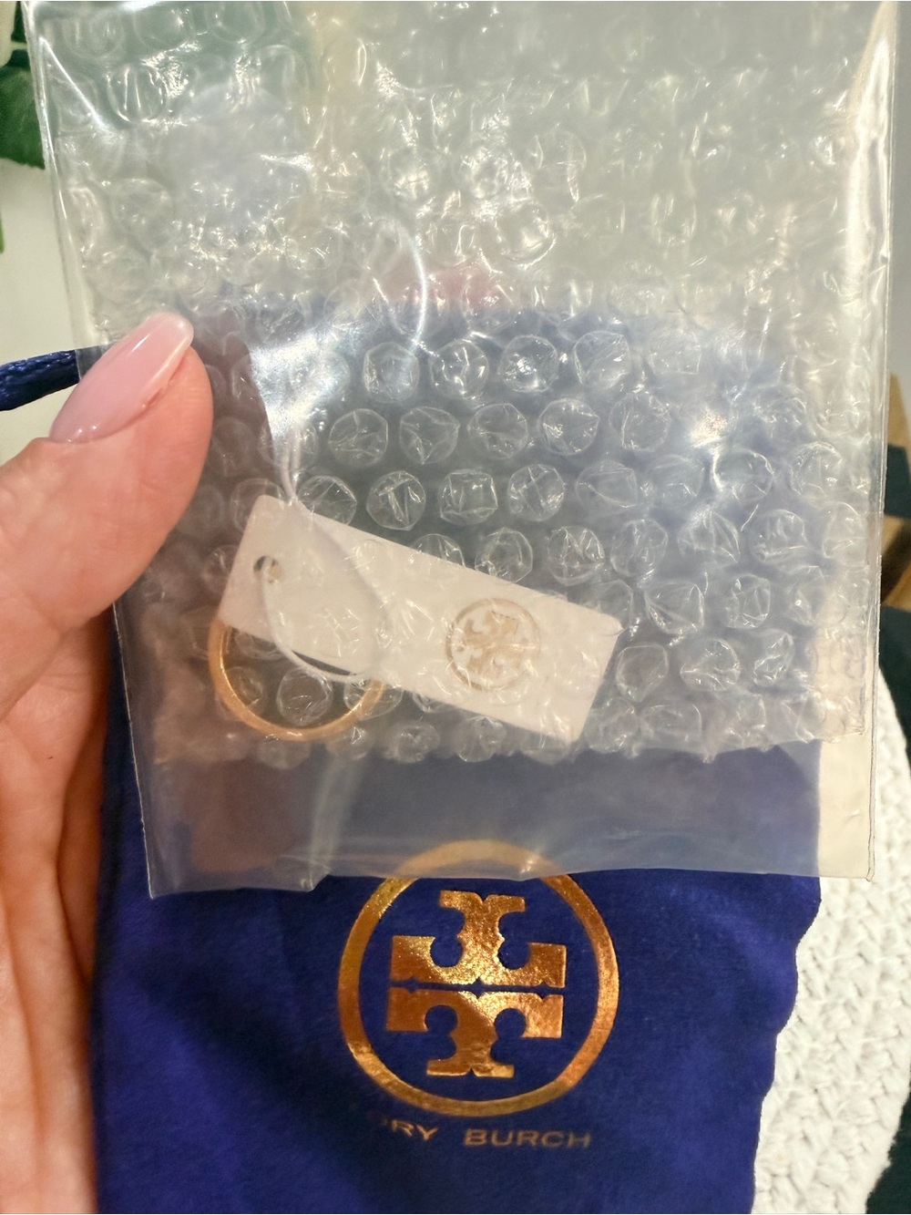 Tory Burch Gold Hexagonal Logo Openwork Ring | New + Dust Bag - Size 7 - Picture 7 of 7